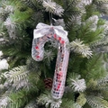 Disco-Zuckerstange Ornament mit silbernen Spiegeln und Schleife am Weihnachtsbaum hängend - Silberner Schleifen-Stil / Silber