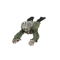 Halloween krabbelnde Zombie-Puppe mit zerfetztem grünem Hemd und gruseligen Augen - Langhaariger Krabbelnder Zombie