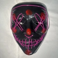 Halloween LED Vendetta Maske in Schwarz mit violettem Leuchtdraht und roten Flecken - Lila