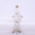 Detalle de muñeco de peluche blanco de árbol de Navidad con estrella dorada y rayas - Blanco