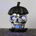 Lampada di Halloween a teschio argento con cappello di zucca nero e LED blu - Teschio Nero
