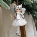 Detalle del adorno de ángel navideño con falda de encaje y alas de purpurina en abeto - Gris