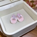 Detailweergave van elegante roze druppelvormige zirkoon oorknopjes in een geschenkdoos - 59# Zilveren Frame Roze Basis Strass Hanger Oorknopjes
