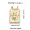 Goldener Sacred Heart Anhänger aus Kupfer mit Maßen 25mm x 15mm auf weißem Grund - Heiliges Herz Stil (YSN079-01) / Gold