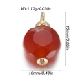 Rode gefacetteerde natuurstenen hart hanger met gouden accenten en afmetingen - Rode Polyeder Ronde Stijl (YSN163-27)