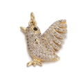Makroaufnahme vom Gold-Vogel-Anhänger mit klaren Zirkonia und schwarzem Edelsteinauge - Voll Besetzte Goldene Vogelform mit Strass (13)