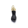 Detalle del colgante de bota en esmalte negro con tapa dorada grabada para joyería DIY - Estilo Bota Tapa Calada (YSN077-10)