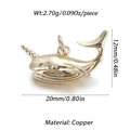 Detailansicht eines 20mm goldenen Narwal-Anhänger aus hochwertigem poliertem Kupfer - Narwalform-Stil (YSN089-02)