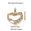 Dettaglio macro del ciondolo a cuore in rame da 15mm con zirconi e finitura dorata - Cuore Base Corda Intrecciata (86)