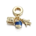 Vergoldeter Kamera-Charm mit blauem Emaille-Globus und Flugzeug-Reiseanhänger - Kamera Globus Flugzeug Stil
