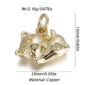 Detail of golden cat-shaped copper pendant with star engraving and dimensions - Cat Pattern (YSN148-07)