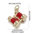Détail macro du pendentif télescope doré avec émail rouge et dimensions du produit - Style Télescope Émail Rouge (YSN143-16)