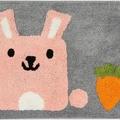 Rutschfeste Badematte mit rosa Hasen- und Karottenmotiv auf grauem Plüschgewebe - 40*60cm (Hautfreundlicher Samt) / Rosa Hase & Karotte (MJXFHJ-15)