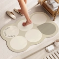 Detail of absorbent diatomaceous earth bath mat showing anti-slip texture and design - Small Drain Mat / Palo-5 / 30*40cm