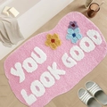 Alfombra de baño rosa antideslizante You Look Good sobre suelo de madera clara - 40x60 (Imitación Cachemira) / Rosa (You Look Good)
