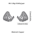 Detailansicht der Kupfer-Ohrstecker mit Zirkonia-Besatz und Produktabmessungen - Silberner Fächerförmiger Schicht-Ohrring (YSE028-08)