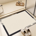 Dettaglio del tappeto da bagno in terra di diatomee in stile wabi-sabi con motivi neri - Dimensione Standard Nuovo Farina Fossili / Design a Blocchi Astratti Stile Uno