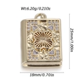 Détail du pendentif livre en cuivre doré avec dimensions précises de 25x18mm - Style Livre d'Or (YSN219-03)