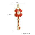 Détail du pendentif clé plaqué or 18k avec émail rouge, perle et dimensions - Clé Trèfle Perle Rouge