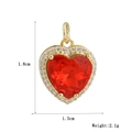 Detail van rode hartvormige hanger met zirkoon afmetingen 1,8 cm x 1,3 cm 18k verguld - Rode Hart Stijl (05)