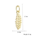 Détail du pendentif feuille plaqué or avec texture de veines et spécification de 1,7 cm - Breloque Feuille à Texture de Fougère (19)