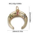 Vue détaillée du pendentif croissant en or 18k avec pierres colorées et dimensions - Lune Pierres Colorées