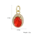 Macro-detail van ovale gouden hanger met rode zirkoon en witte halo inclusief de afmetingen - Slank Rood Ovaal (08)