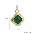 Detail van 18k gouden hanger met een groene vierkante edelsteen en de afmetingen - Groen Vierkant Afgerond (12)