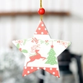Stervormig houten kerstornament met rode rendieren en kerstboom versieringen - Houten Witte Achtergrond Bedrukte Ster Hanger