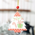 Houten kerstboomhanger met witte basis, rode stippen en feestelijke suikerstokpatronen - Houten Witte Achtergrond Bedrukte Boom Hanger