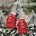 Set di due decorazioni natalizie in feltro rosso con cappelli e sciarpe in maglia - Figura di gnomo grigio