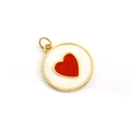 Dettaglio di un ciondolo tondo dorato con smalto bianco e cuore rosso per gioielli fai da te - Stile Piastrina Rotonda Cuore Rosso (11)