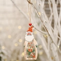 Decorazione natalizia in legno Babbo Natale con intagli, candele rosse e rami di pino verdi - Ciondolo Babbo Natale in Legno Cavo