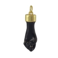 Pendentif Mano Figa noir poli avec capuchon en métal doré sur fond blanc pur - Paume Noire (06)