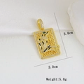 Vista de cerca del colgante de leopardo con tamaño de 3,8cm y detalles en esmalte - Colgante con Fondo de Leopardo Hueco (A)