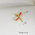 Vista macro del ciondolo a libellula in smalto rosso e bianco con anello per gioielli - Libellula Rossa e Bianca (G)