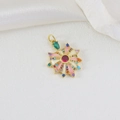 Ciondolo sole boho con gemma rossa e smalto colorato su sfondo bianco elegante - Girasole Boemo Colorato (d)