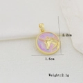 Dettaglio del ciondolo unicorno dorato con smalto rosa, altezza 2,2 cm e larghezza 1,6 cm - Stile Smalto Unicorno (L)