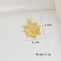 Detailansicht des goldenen Herz-Anhängers mit Flügeln, Maße ca. 2,5 cm mal 2,1 cm - Rhinestone Heart with Wings (S)