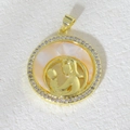Detail of copper gold-plated pendant with white zircon and mother of pearl heart - Round Mother And Child Style (04)