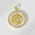 Detailed view of gold mother and child pendant with iridescent shell and zircon pavé - Round Mother Of Pearl Mother Child Style (07)