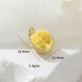 Detailed view of a gold-plated durian pendant with yellow enamel and measurements - Realistic Durian (16)