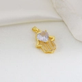 Macro shot of Hamsa hand pendant with heart-shaped zircon and micro-pave detailing - Gold Hamsa Hand Style (16)