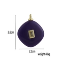 Vista dettagliata del pendente rettangolare in pietra naturale viola con dimensioni - Giada Viola Intarsiata