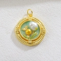 Colgante de corazón en esmalte chapado en oro 18k con perla irregular y borde de cuerda - Estilo Perla Irregular Base Verde (04)