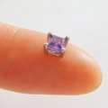 Puce d'oreille carrée en zircon violet avec serti à quatre griffes sur un doigt - Strass Carré Violet-Argent (22)
