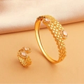 Parure de bijoux vintage dorée avec bracelet ajouré et bague en pierre blanche en poire - Bague Et Jonc / Or-Cristal Blanc