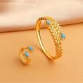 Parure de bijoux rétro dorée avec bague goutte turquoise et bracelet jonc ajouré - Bague Et Jonc / Or-Pierre Bleue