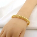 24K goud vergulde open armband met hol bloemenpatroon en zirkonia voor dames - Goudgeel