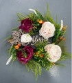 Dettaglio ghirlanda autunnale con peonie, felci e targa in legno con scritta Blessed - Ghirlanda Porta Autunnale Blessed (40cm)